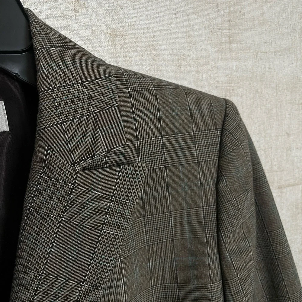 Blazer - Picture 4 of 7